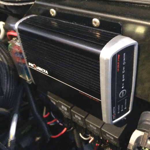 Picture of PROJECTA DC-DC 9-32V 25AMP 3 STAGE INTELLI-CHARGE DEEP CYCLE DUAL DC/SOLAR BATTERY CHARGER